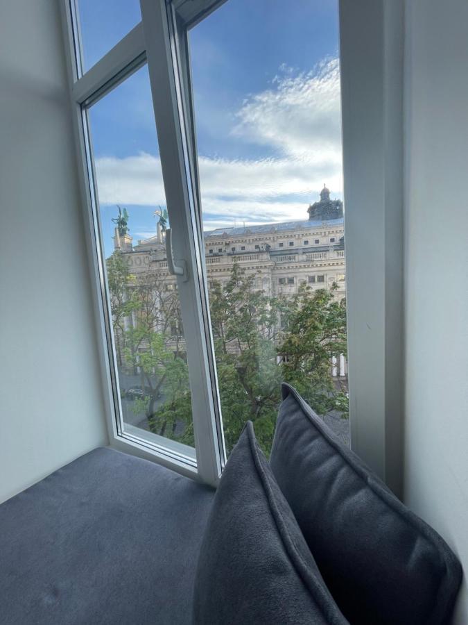 Apartment With The View Of The Opera House Lviv Exterior foto
